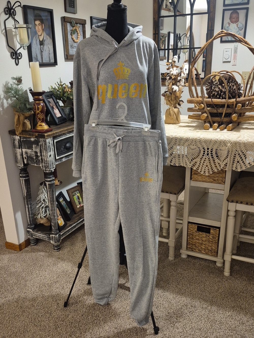 Queen Graphic Sweat Set - Gray with Gold Print